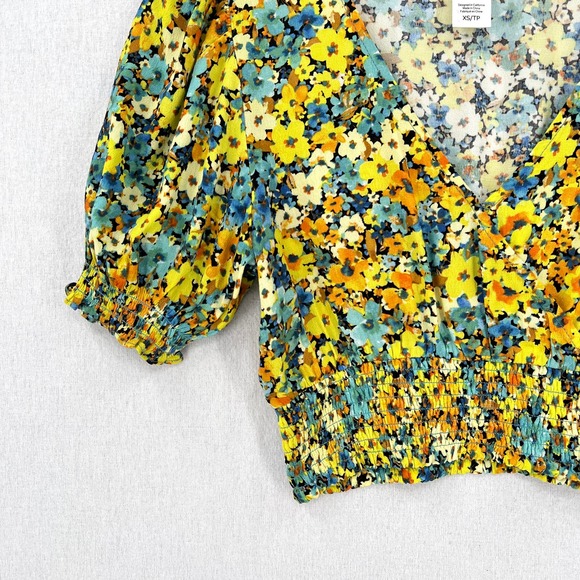 L SPACE Shine On Top Womens XS Yellow Daisy Diamond Floral Short Sleeve Cropped - Picture 4 of 13